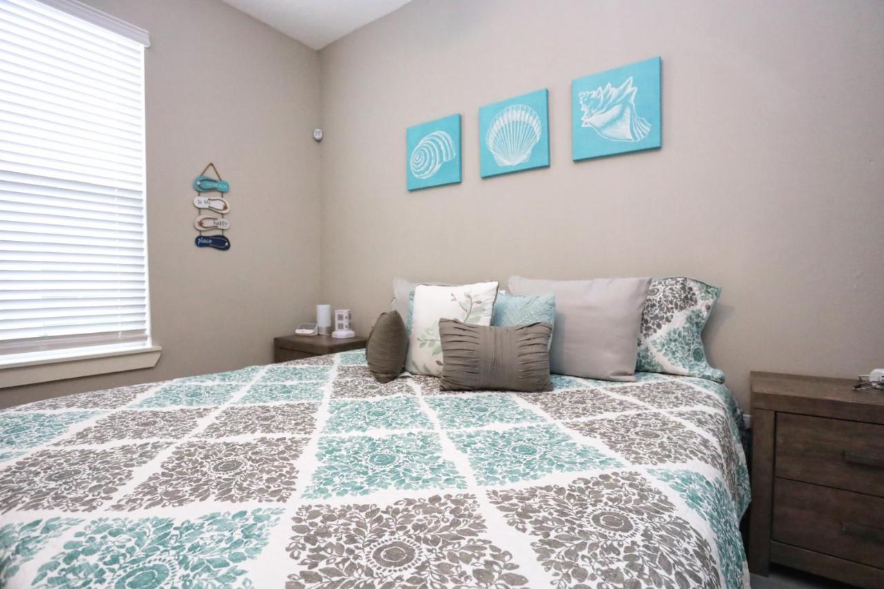 갤버스턴 Hidden Hideaway! Bungalow 2 Blocks From The Beach! Sleeps 3 빌라 외부 사진