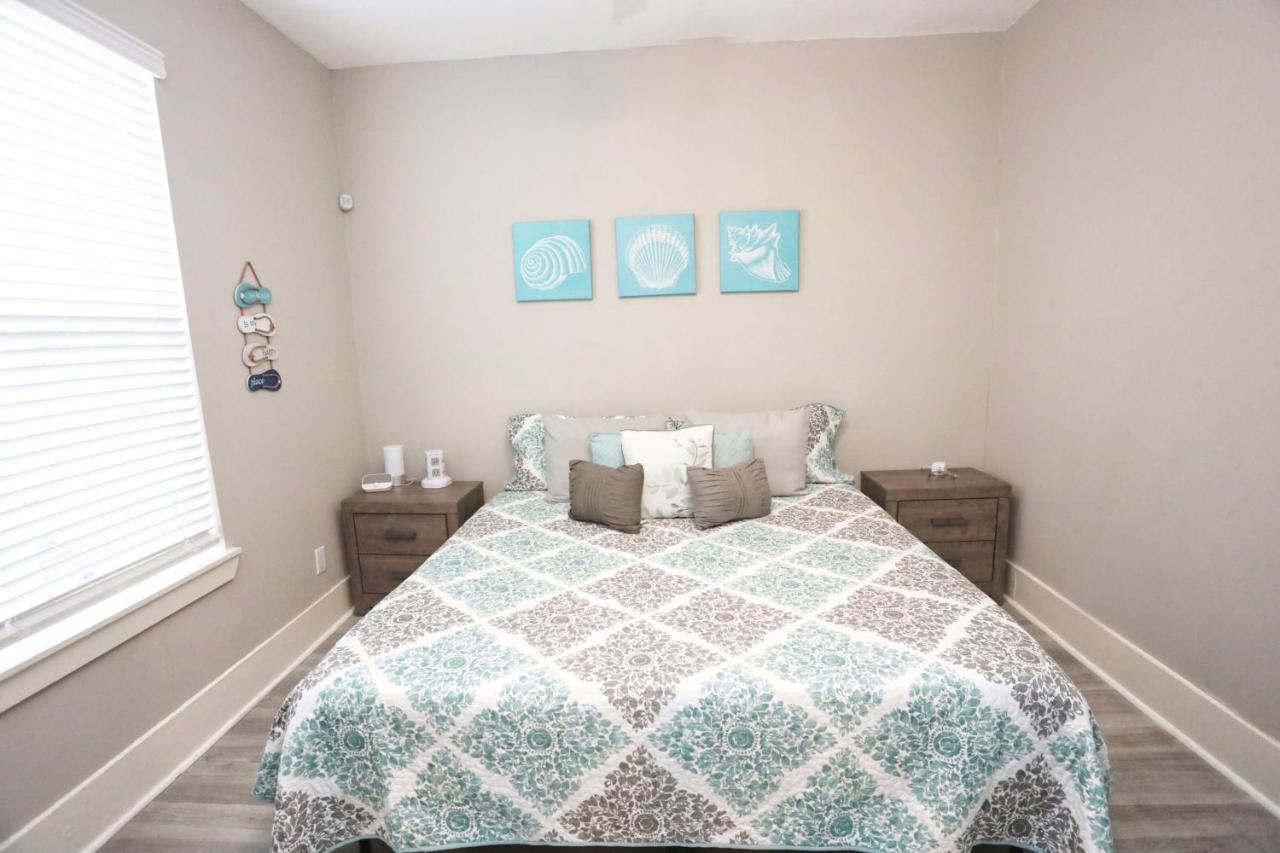 갤버스턴 Hidden Hideaway! Bungalow 2 Blocks From The Beach! Sleeps 3 빌라 외부 사진