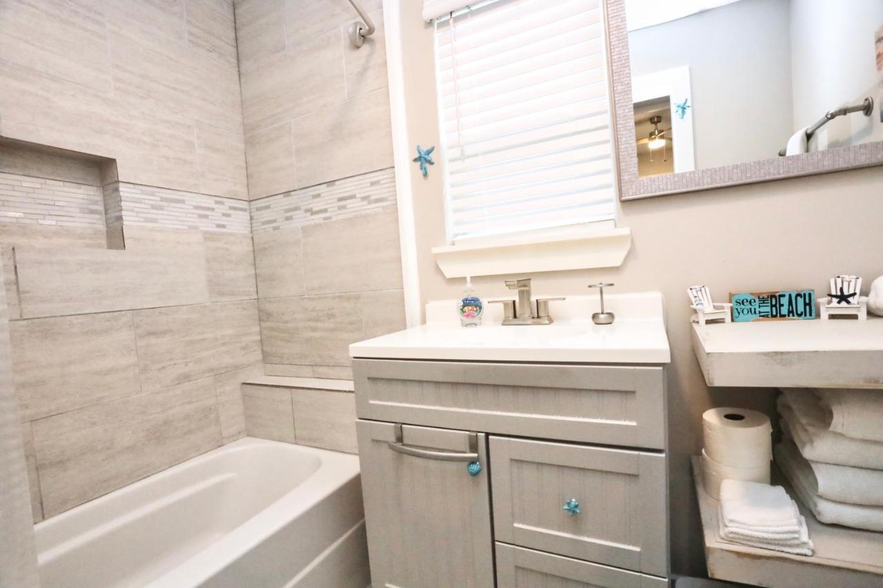 갤버스턴 Hidden Hideaway! Bungalow 2 Blocks From The Beach! Sleeps 3 빌라 외부 사진